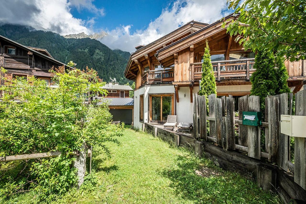 Eden Hotel, Apartments And Chalet Chamonix Les Praz Exterior foto